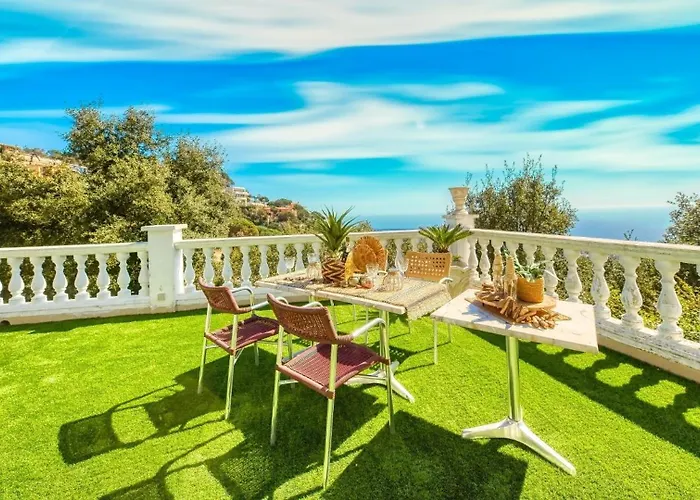 Villa Costacabana - Sunrise